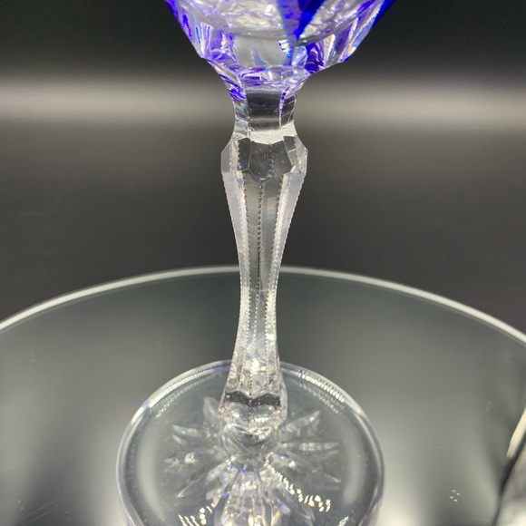 Bohemian glass decanter set with two glasses - Picture 5 of 6